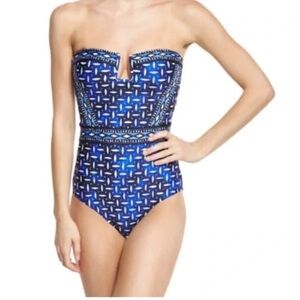 La Blanca Daily Grind Bandeau Women's Swimsuit with STRAPS